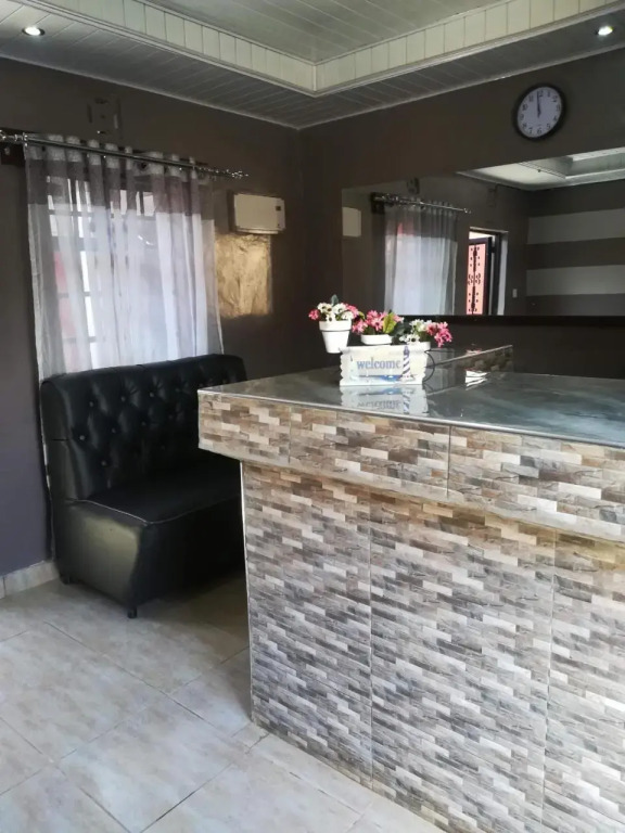 Hunters Lodge Hotel