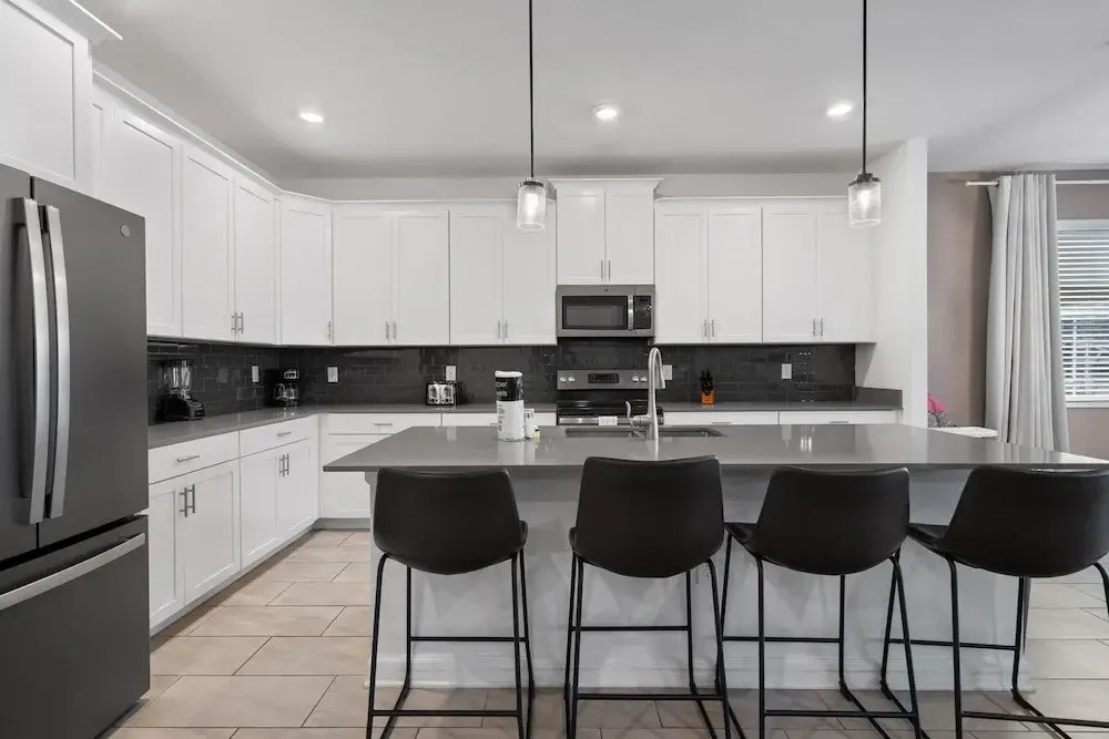 Gorgeous 6-bedroom House With Private Pool