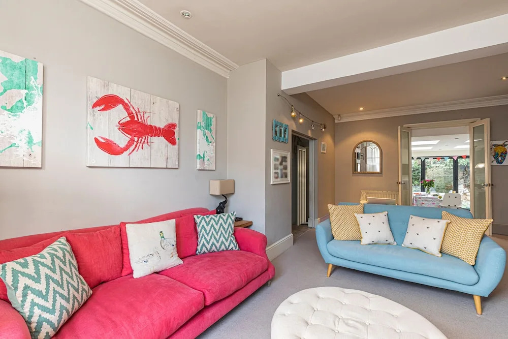 Family 2BR House w/ Nursery and Back Garden in Battersea