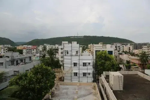 Homey Suites - Vizag Beach