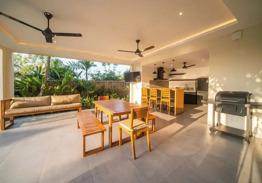 Luxury 4 Bedroom Bella Vista Villa