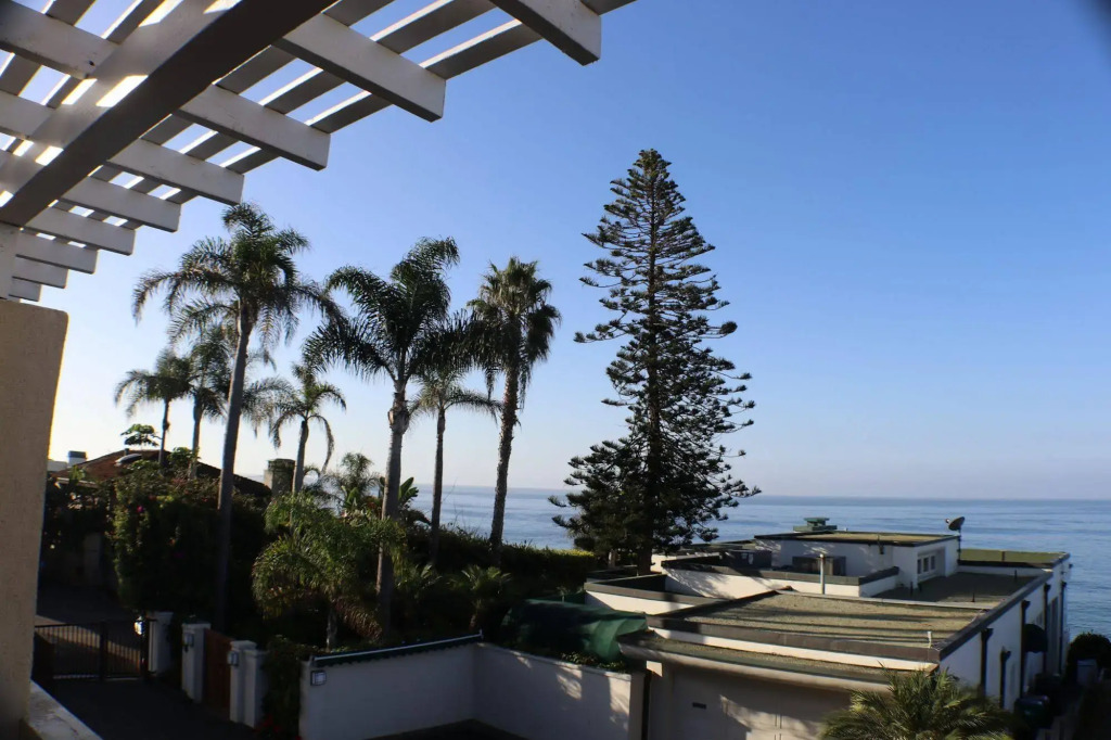 Laguna Cove Hotel