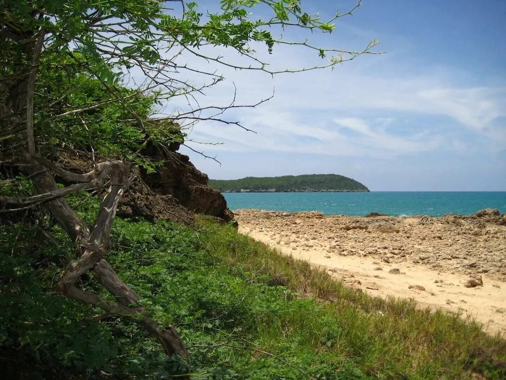 Rock Side Beach Villa