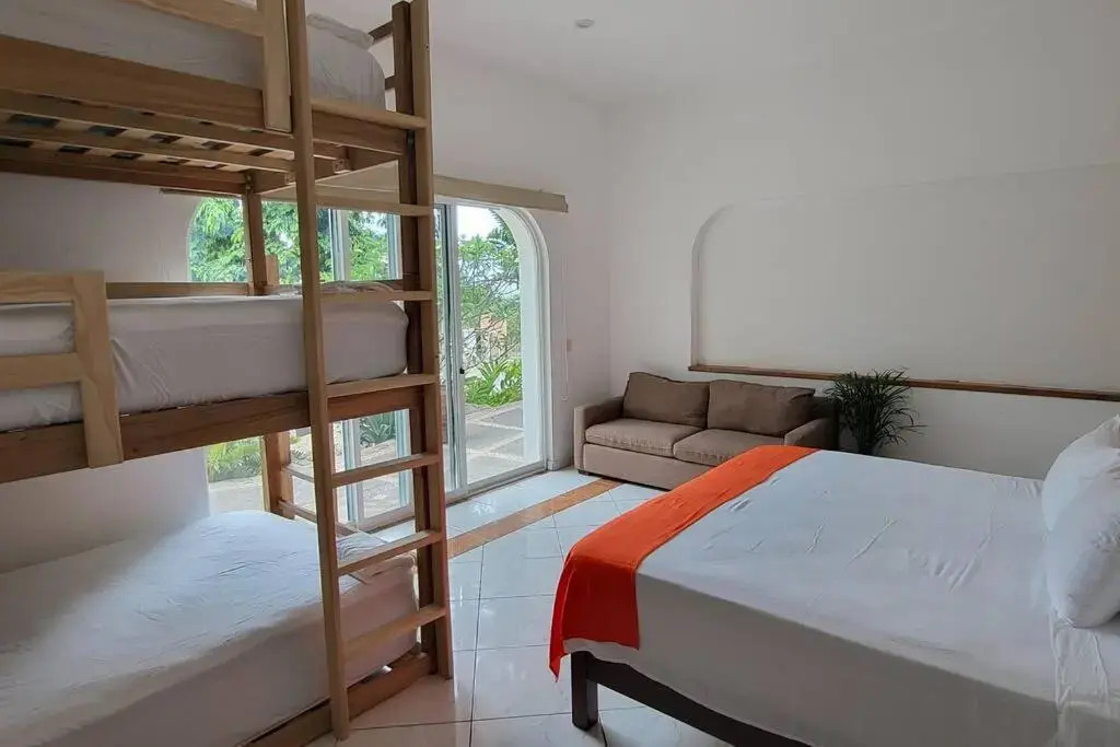 Heated Pool & Chef with Full Staff Included - 30 guest