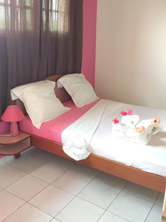 Studio In Sainte Anne With Shared Pool Enclosed Garden And Wifi 3 Km From The Beach