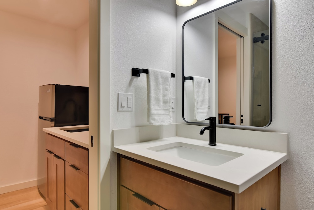 Healthcare Workers' Home Base! Portland Apt