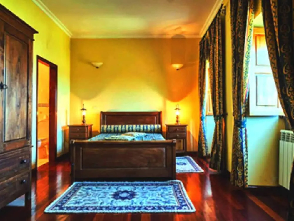 19th Centry Farmhouse Getaway - Sleep 12-14 w Pool