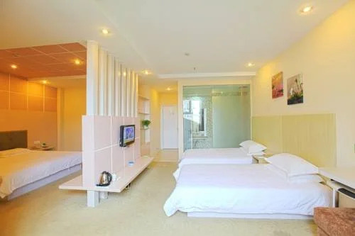 Yijia Business Hotel (Wuhan Optics Valley Plaza Yangjiawan Subway Station Branch)