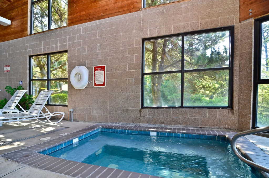 Best Western Plus Agate Beach Inn