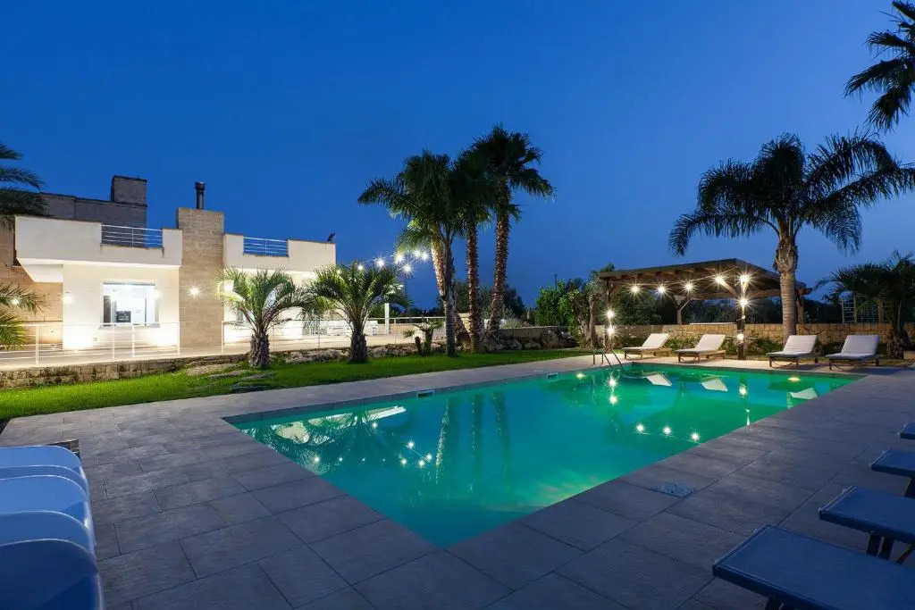 Villa piscina 5 camere 5 bagni spiaggia Ionio m780