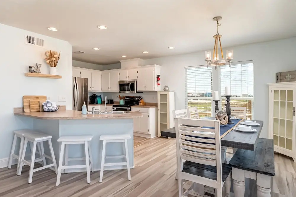 Ohana - Amazing Views! A Short Stroll To Gulf Beach Access, Or Stay Home And Relax In The Hammocks And Ocean Breezes. 3 Bedroom Home by RedAwning