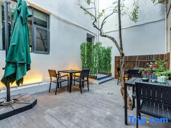 Ting Ting B&B (Xi 'an Bell and Drum Tower Huimin Street, Phase 6 Store)