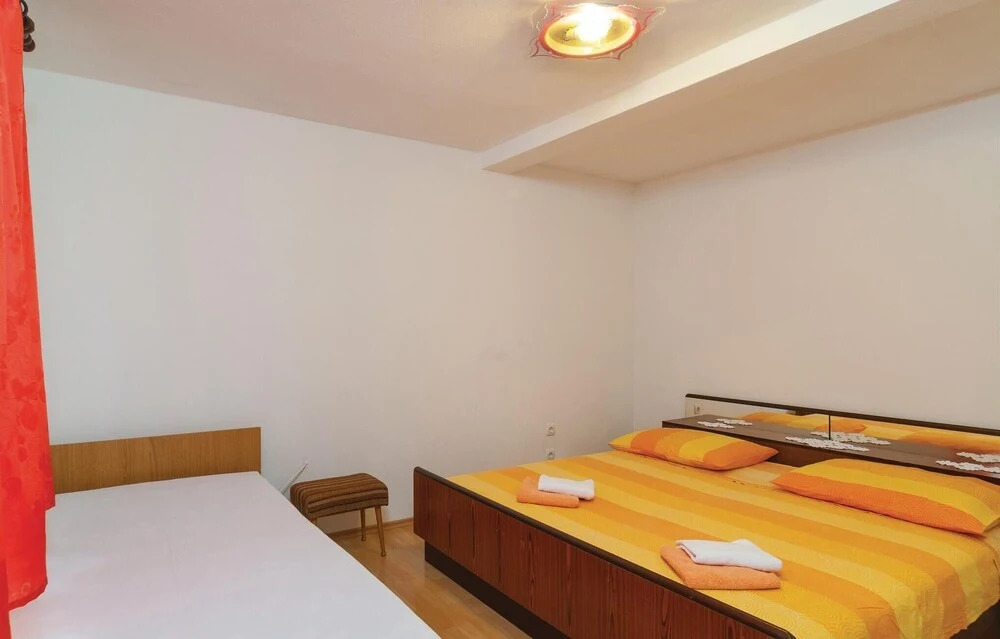 Stunning Home in Pucisca With 1 Bedrooms, Wifi and Outdoor Swimming Pool