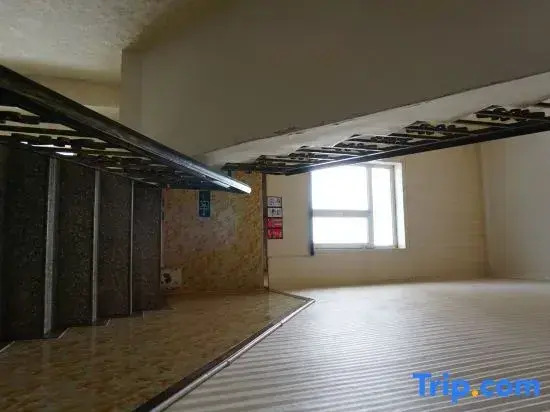 Shuangxin Hotel (Miguli Commercial Center, Midong District, Urumqi)