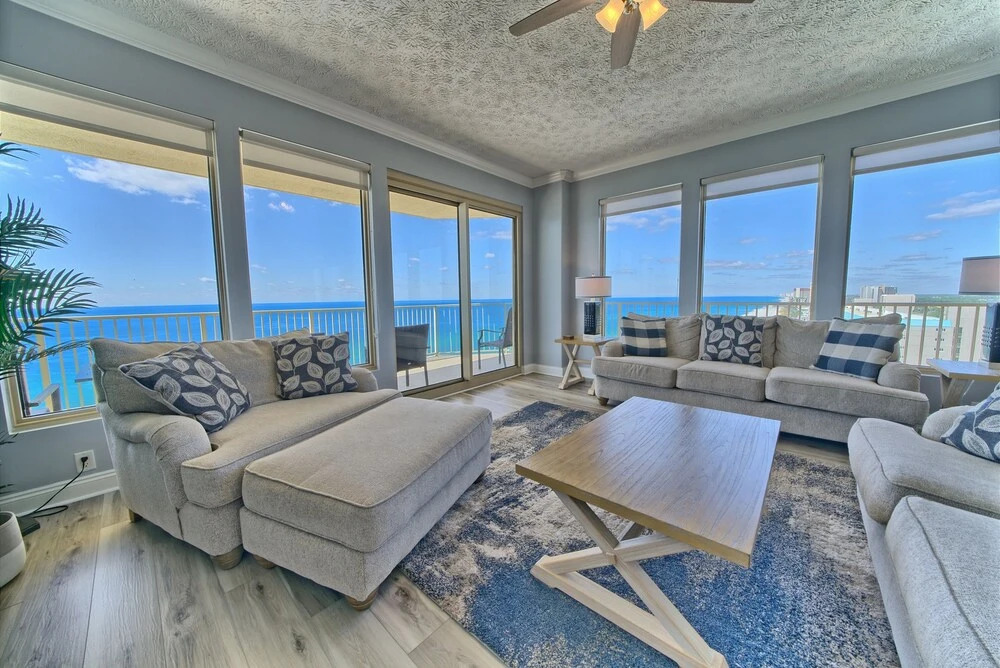 Spacious Tropical Condominium at 17th Floor with Beach and Pool Access - Unit 1707 by RedAwning