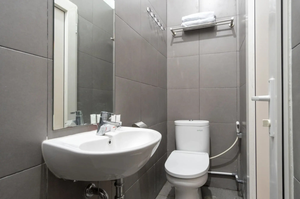 Super OYO 839 Royal Guest House