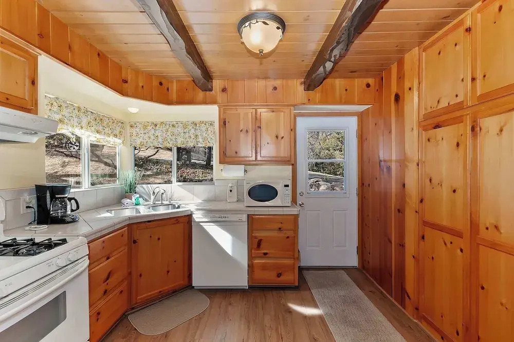 Acorn Acres Lake Views for 8