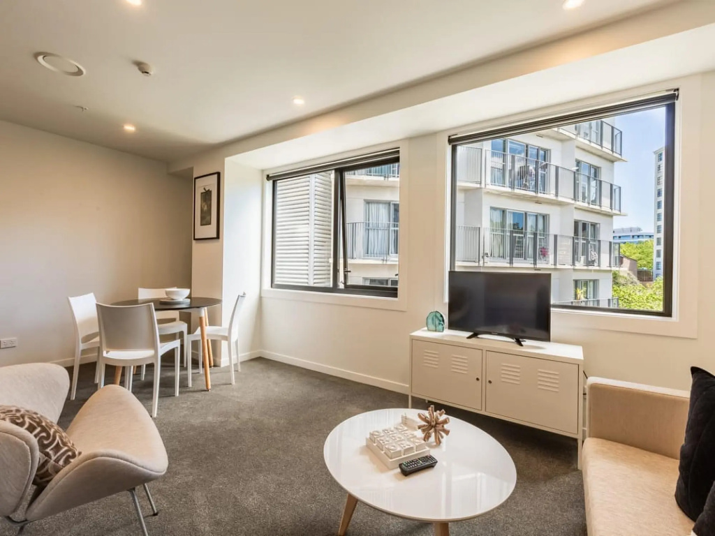 Beautiful 2BR Unit next to Myers Park Zodiak Stays