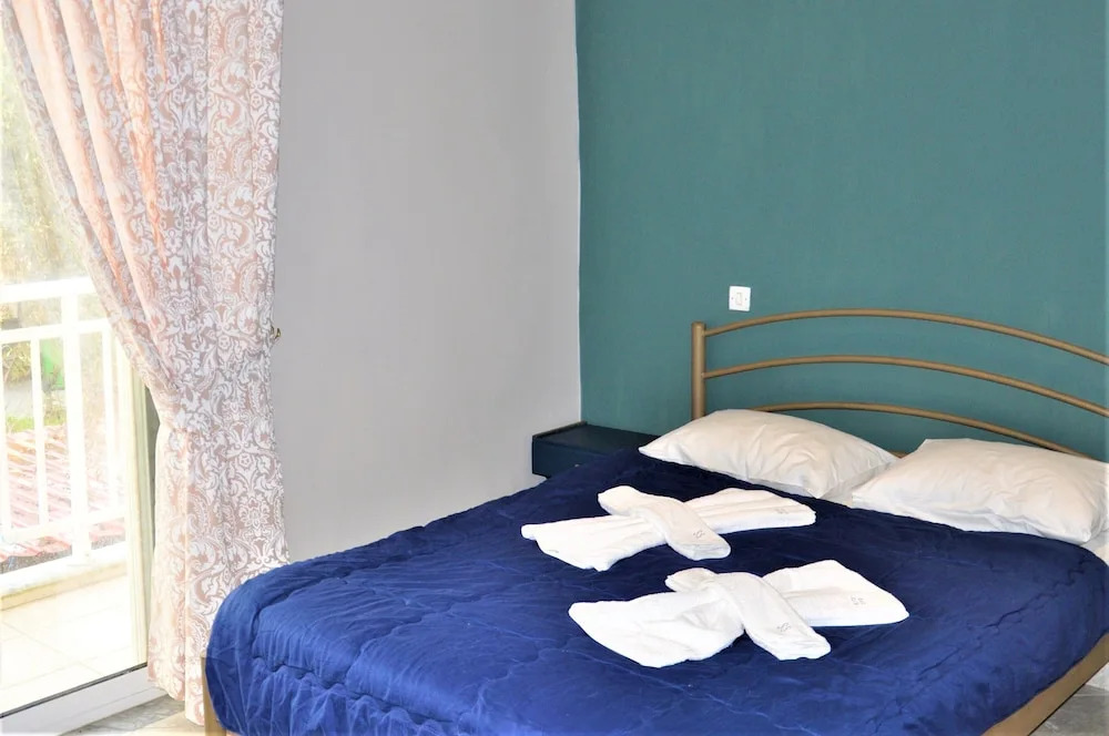 Room in Studio - Beautiful Room in Limenaria, Only Five Minutes Away From Center