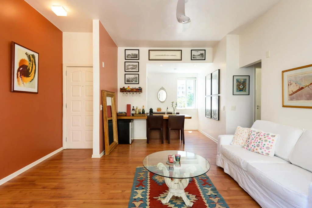 50m from Leblon Beach sleeps 6 | GU301 Z1