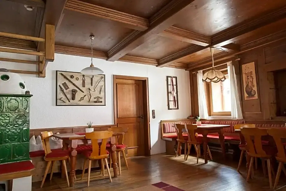Romedihof Backpacker Hostel