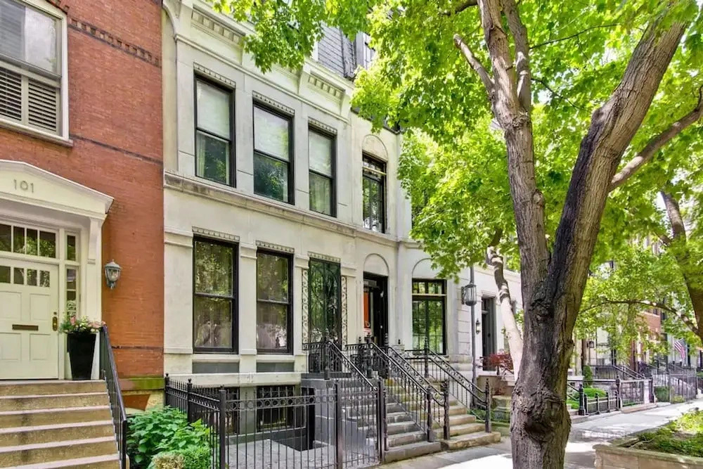 Historic Luxury Townhouse on Chicago s Gold Coast