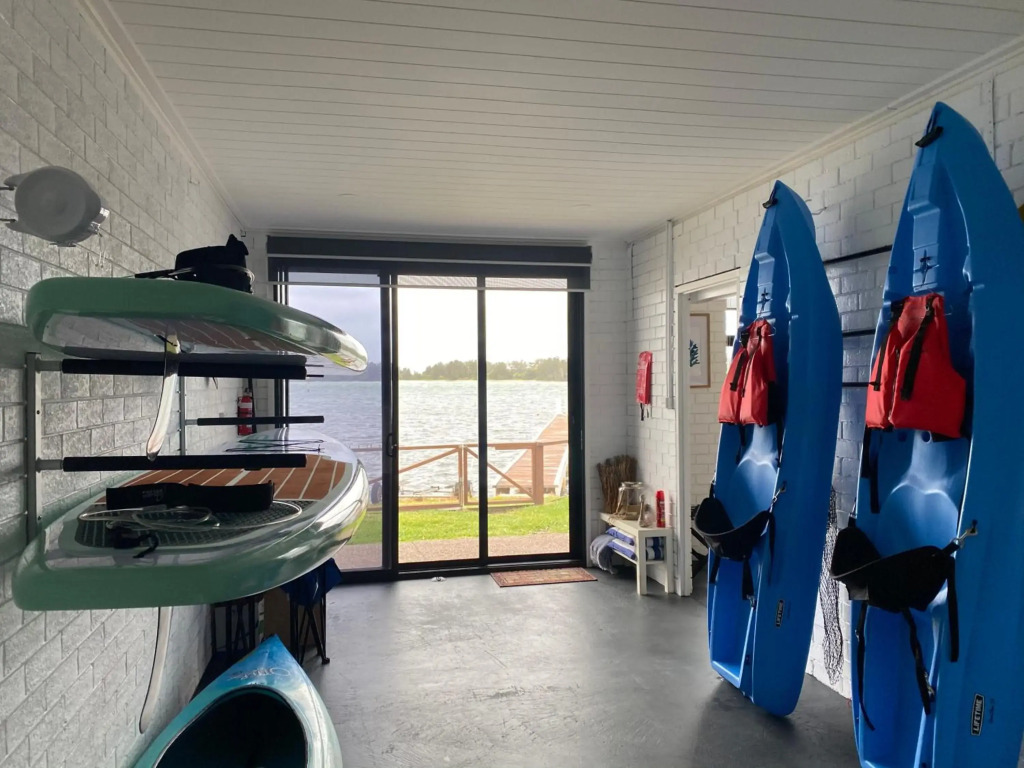 Serenity by the Lake - Romantic Waterfront Couples Getaway
