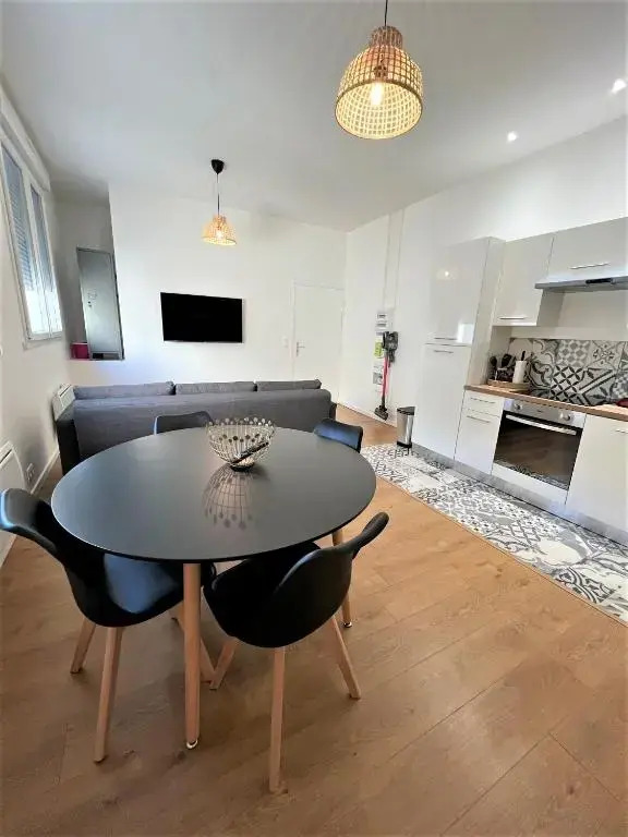 Reims Proche Hyper-centre 6 couchages Rénové