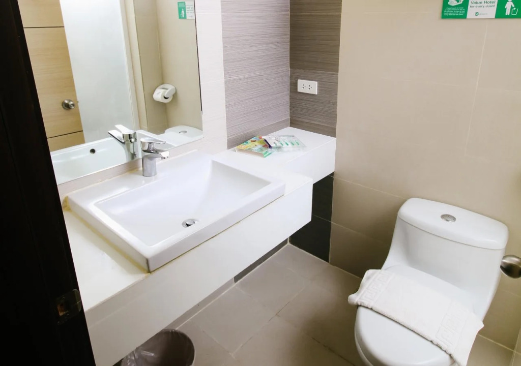 Go Hotels Plus Bacolod - Newly Renovated