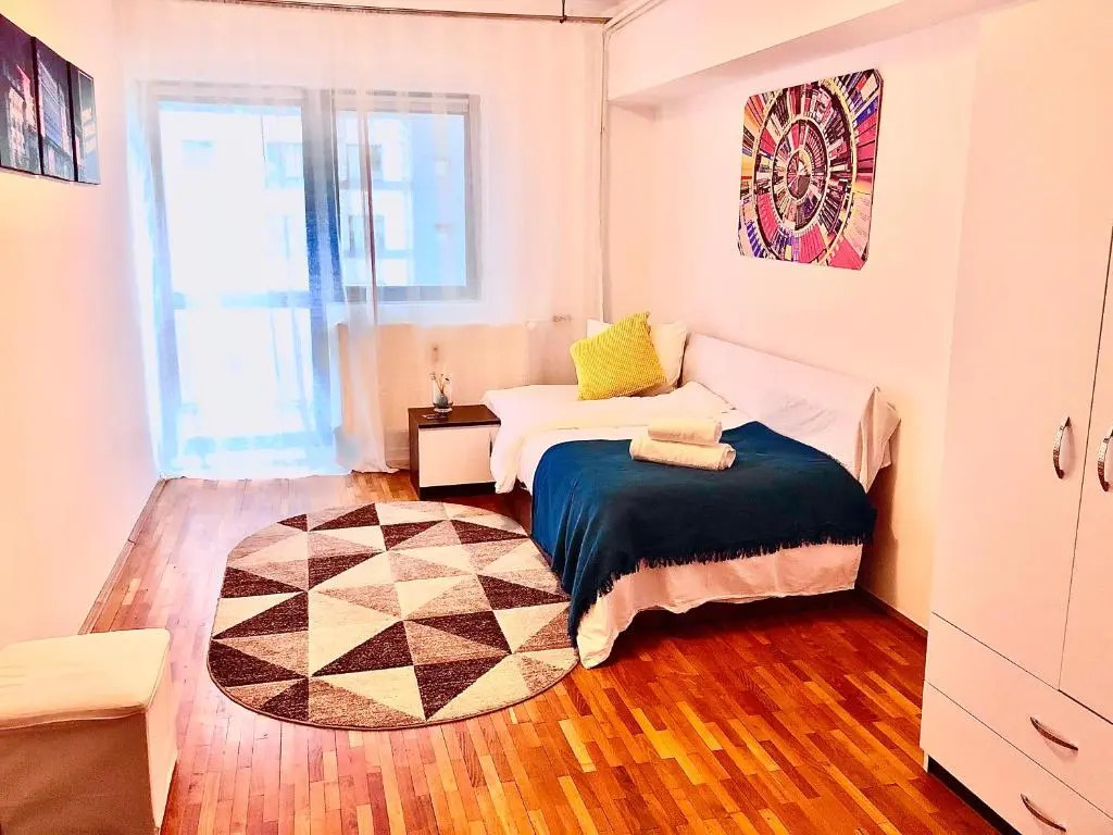 City Center Unirii Square Private rooms with City View - Shared Amenities