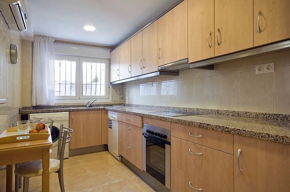 Villa - 7 Bedrooms with Pool and WiFi - 105006