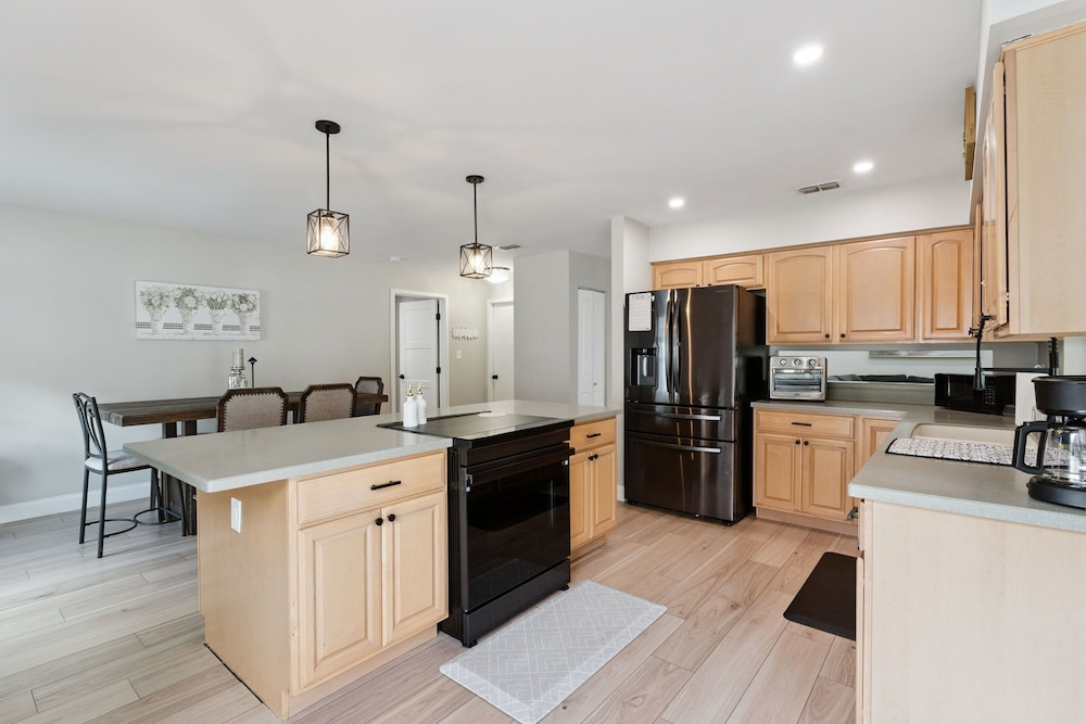 Luxury House - Sleeps 8 Golf Disney Family Fun
