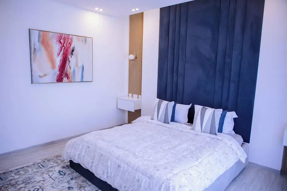 Grand Premiere 2 Bed by YourHost