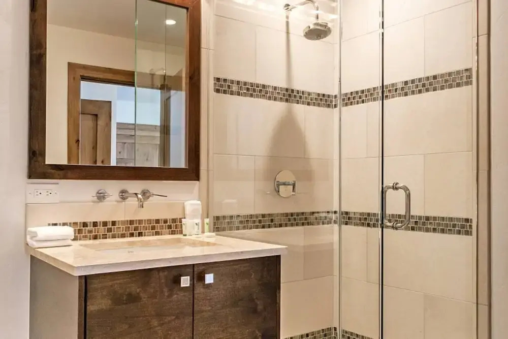 Luxe 4 Bedroom Beaver Creek Lodge Condo With ski in, ski out Access