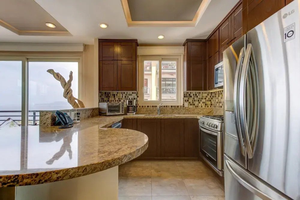 Signature Pinnacle 205 - Luxury Condo With Ocean Views