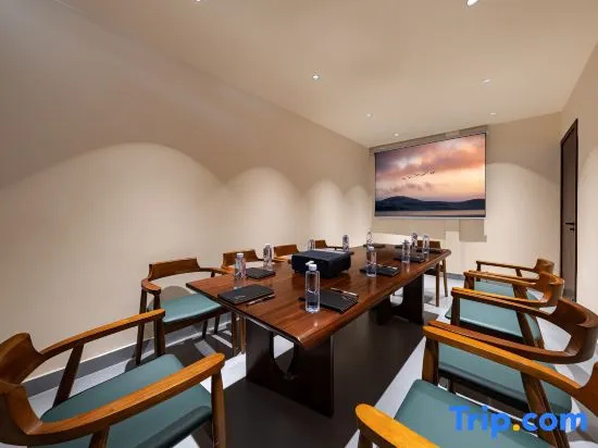 Boxi Villa Sunlight over Golden Peak Smart Hotel