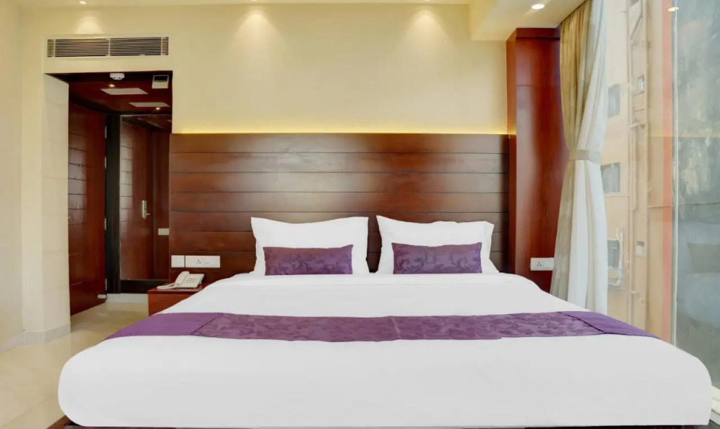 Treebo Premium The Crystal, Chinar Park