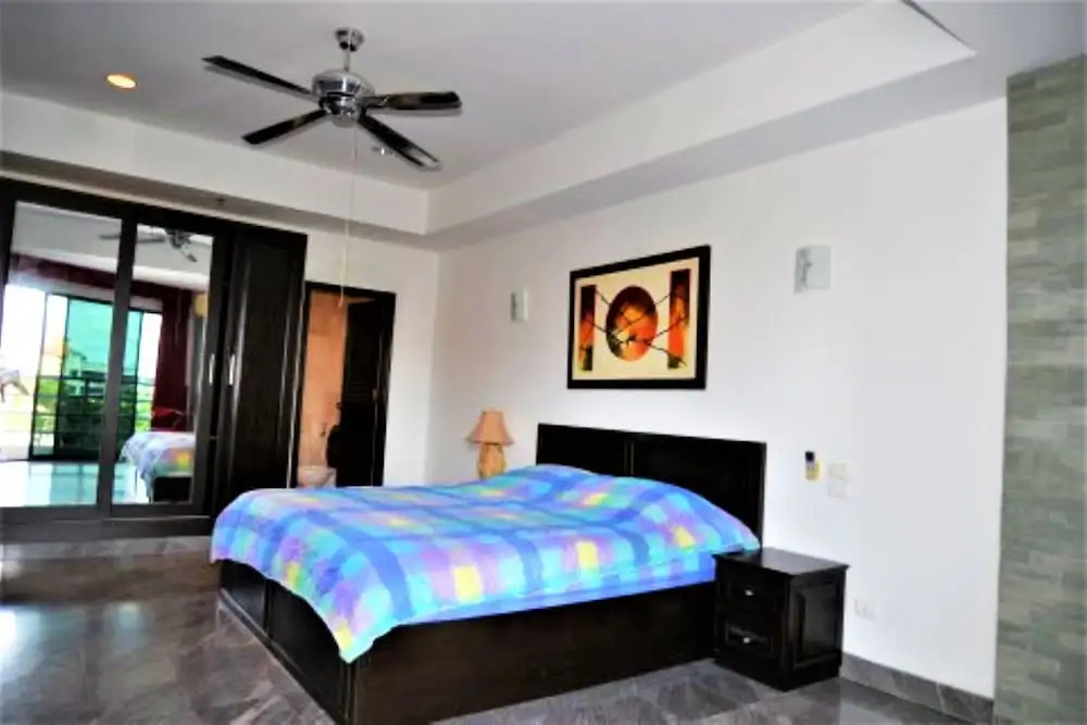Sea View 4th Floor 1 bed Condo at View Talay 2