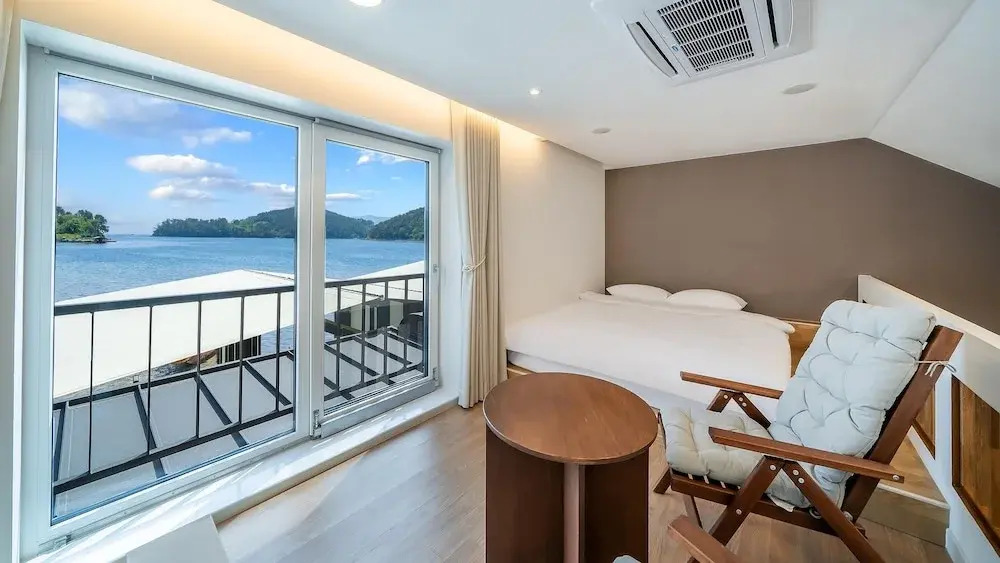 Changwon 055 PoolVilla