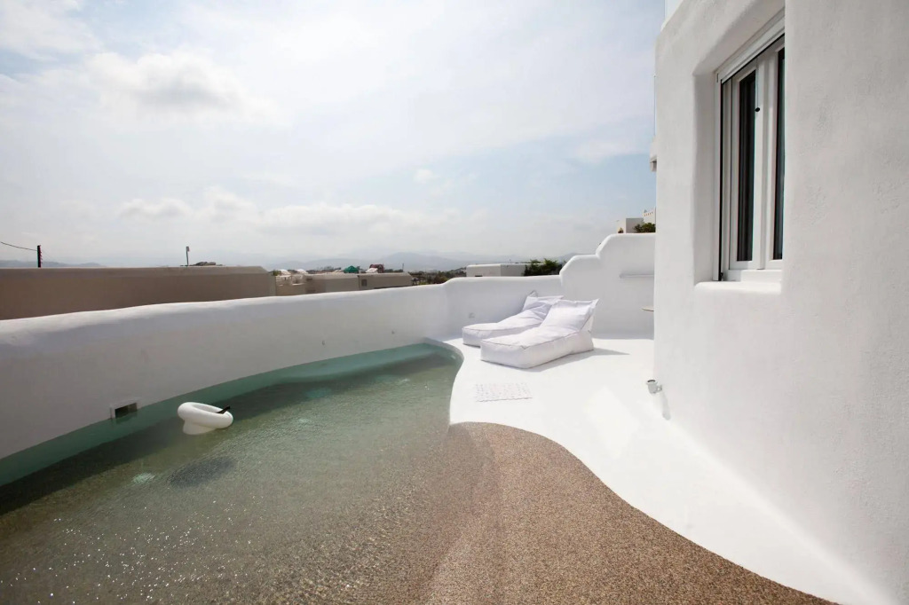 Golden Sun Hotel