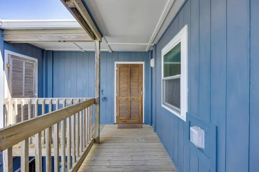 North Topsail Beach Condo w/ Ocean-view Balcony!