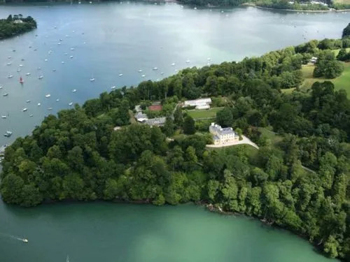 House Dennis Lanov