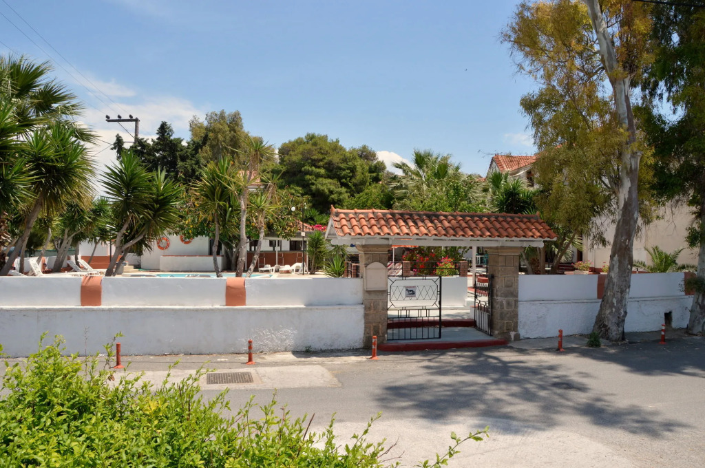 Miranta Hotel - Apartments & Studios