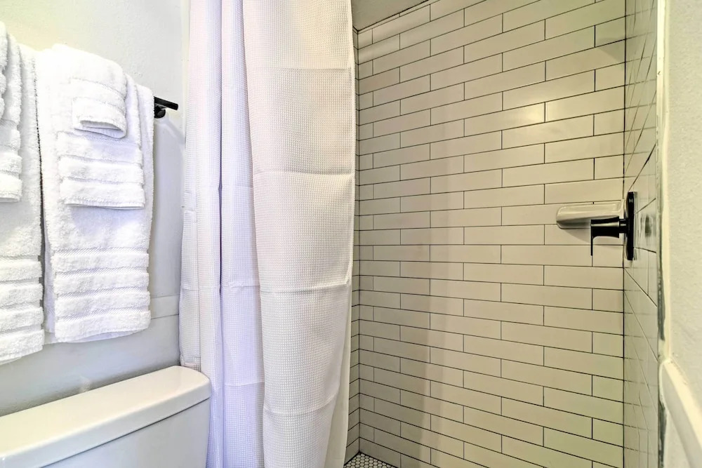 Pet-friendly Madeira Beach Studio Near Coast!