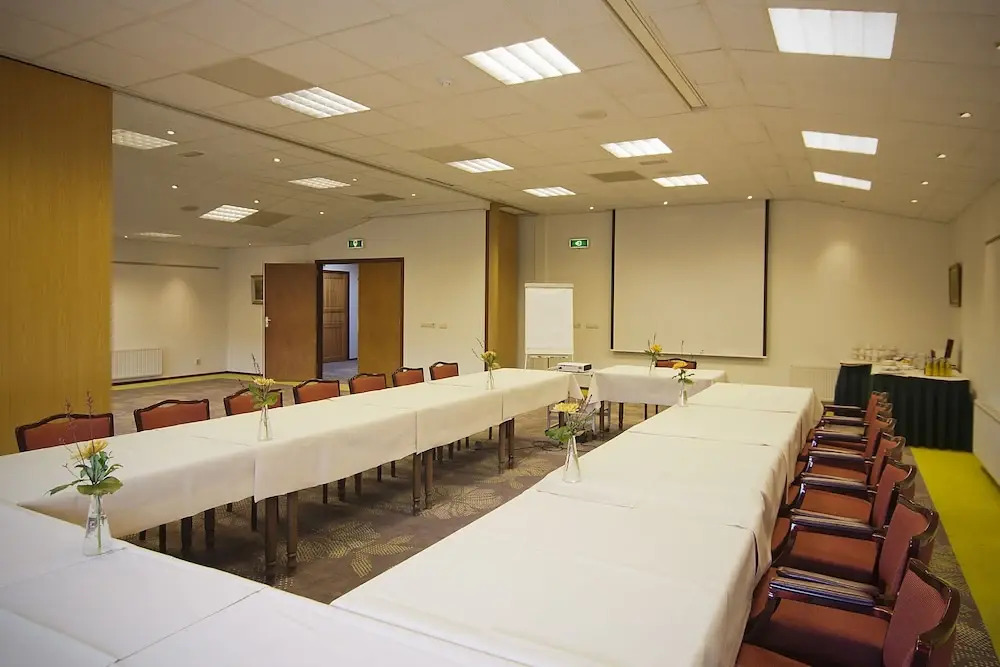 Hotel Sportsbar & Brasserie Dorhout Mees