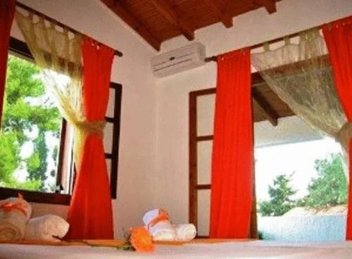 Paraschos Studios
