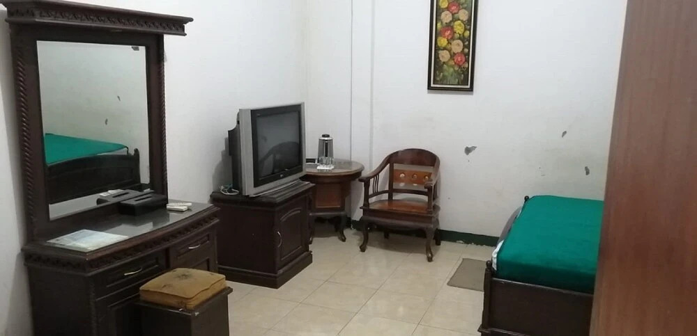Hotel Metro by OYO Rooms