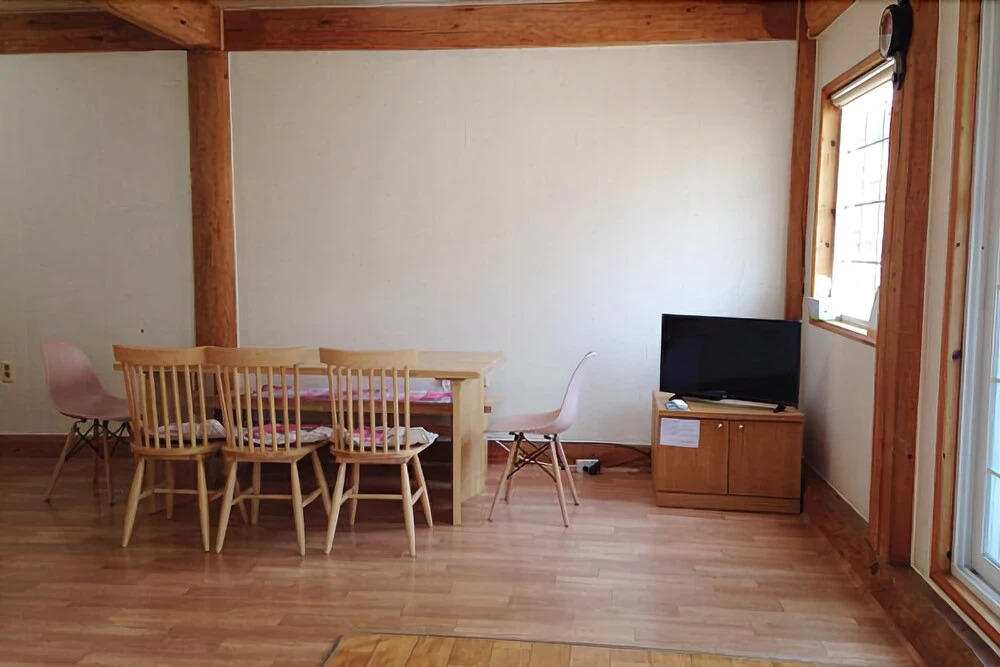 Yangsan (Baenaegol) Cozy Pension