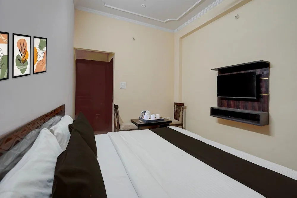 Deluxehotel Kartik Inn