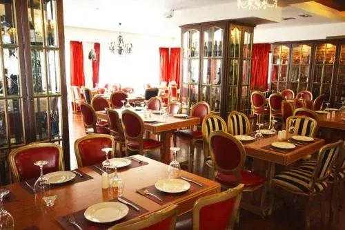 Xenia Hotel Drama
